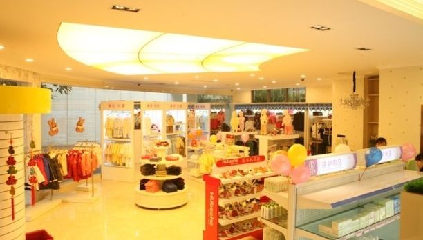 剛開業(yè)四個月的小店關門歇業(yè)，原因有兩點：一是甲醛超標了5倍多，二是老板娘因此流產了……