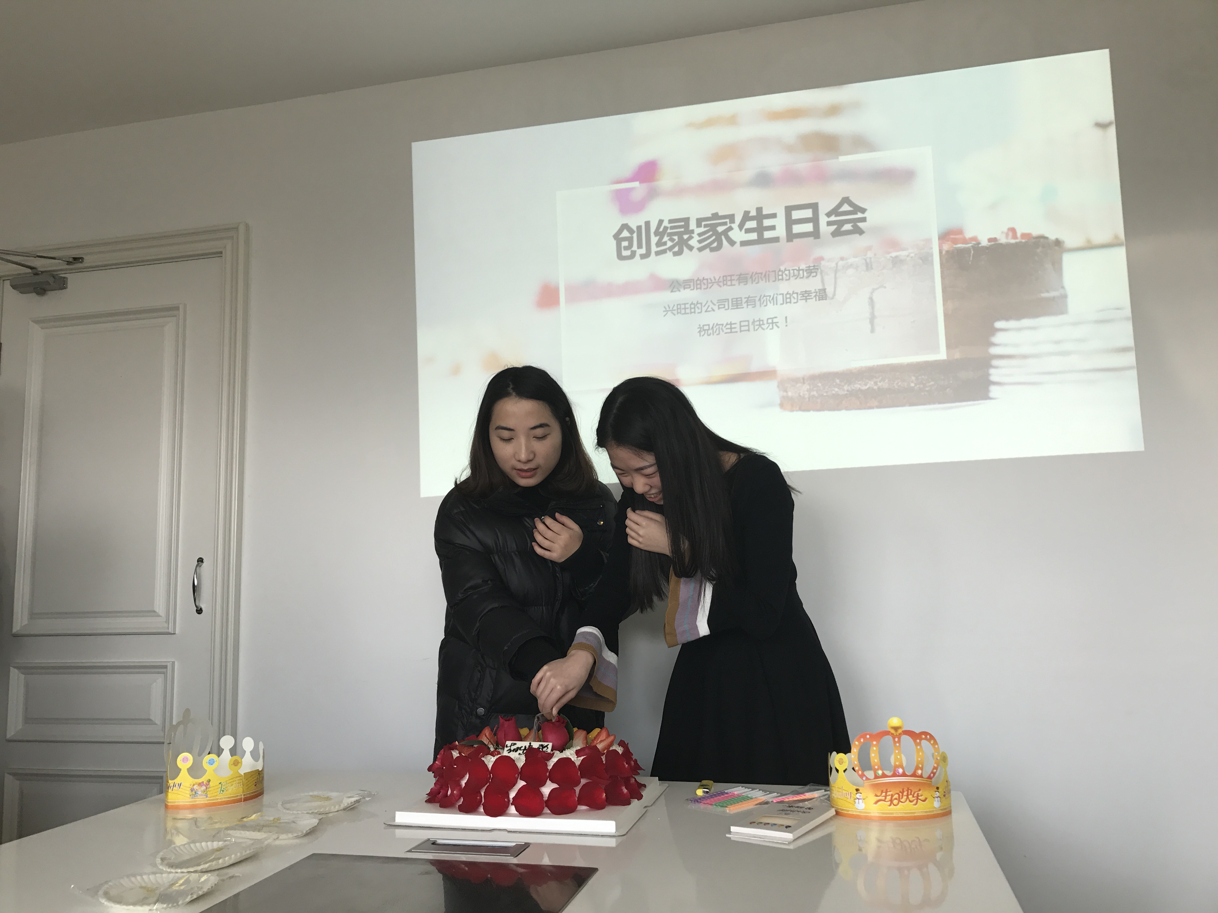 【1月生日會】本月壽星只有美少女，拍圖拍到小編手機內(nèi)存不夠啦！