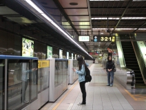 地鐵公交等公共場(chǎng)合空氣污染突出，市民盼望杭州室內(nèi)空氣檢測(cè)機(jī)構(gòu)進(jìn)行檢測(cè)